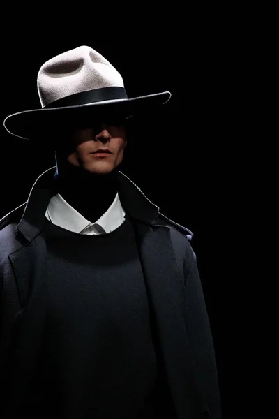 Look 27